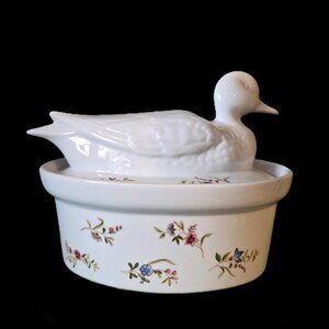 BIA Cordon Bleu Duck-Shaped Covered Casserole Dish